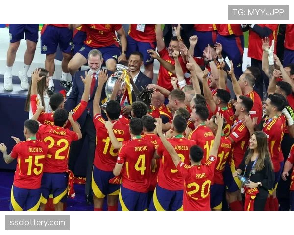 欧冠主题曲响彻欧洲四大联赛主场，多元足球文化碰撞交融